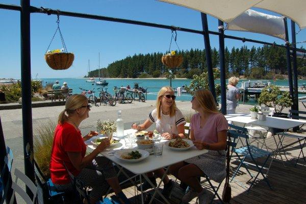 Girlfriends dining at Jellyfish in Mapua