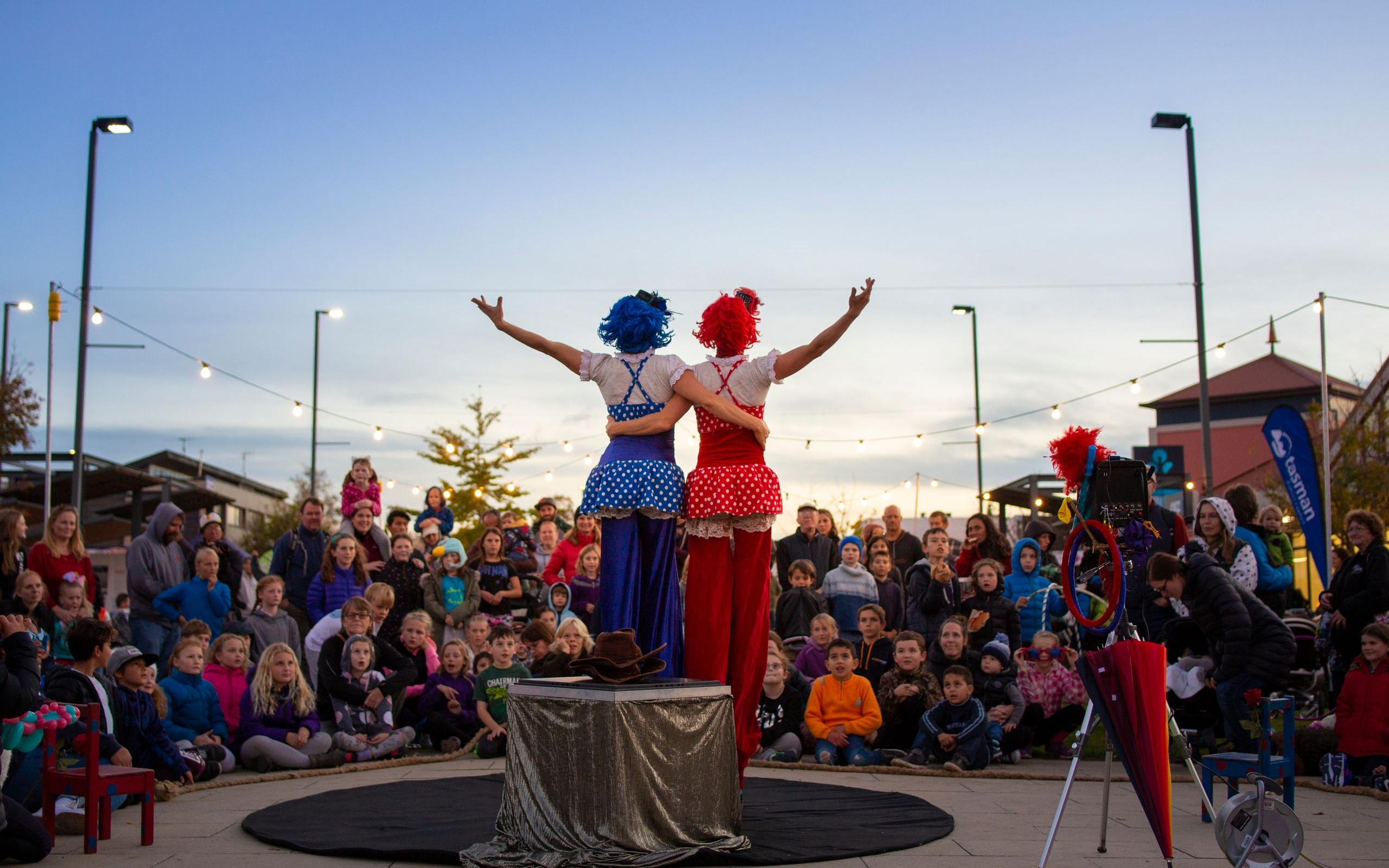 191363 performers at take two event in richmond web 2560px