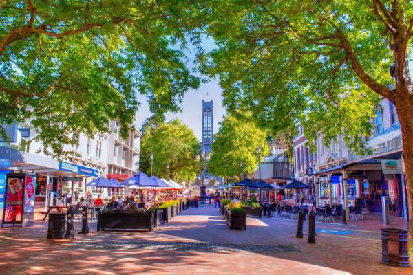 Alfresco dining on Trafalgar Street