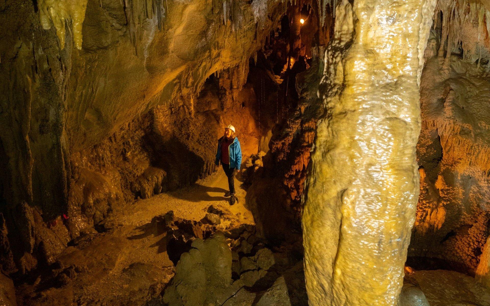 192100 ngarua caves tour web 2560px