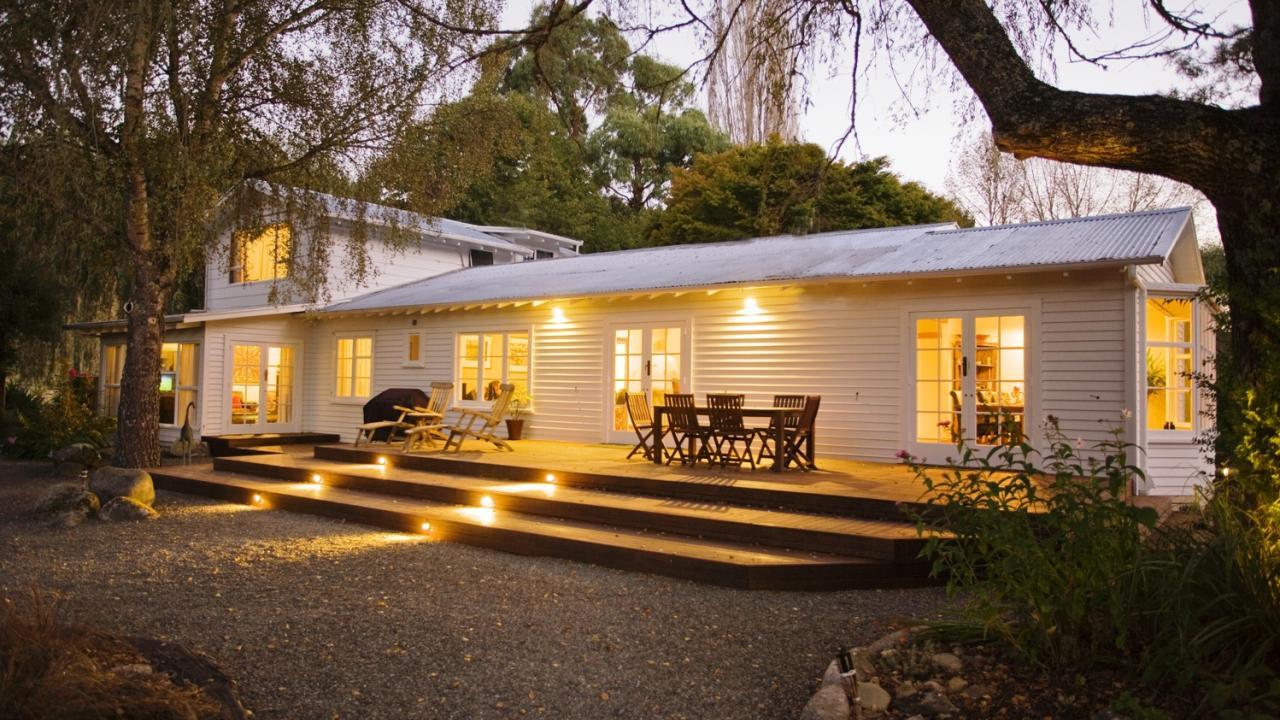 The main lodge building at Owen River Lodge