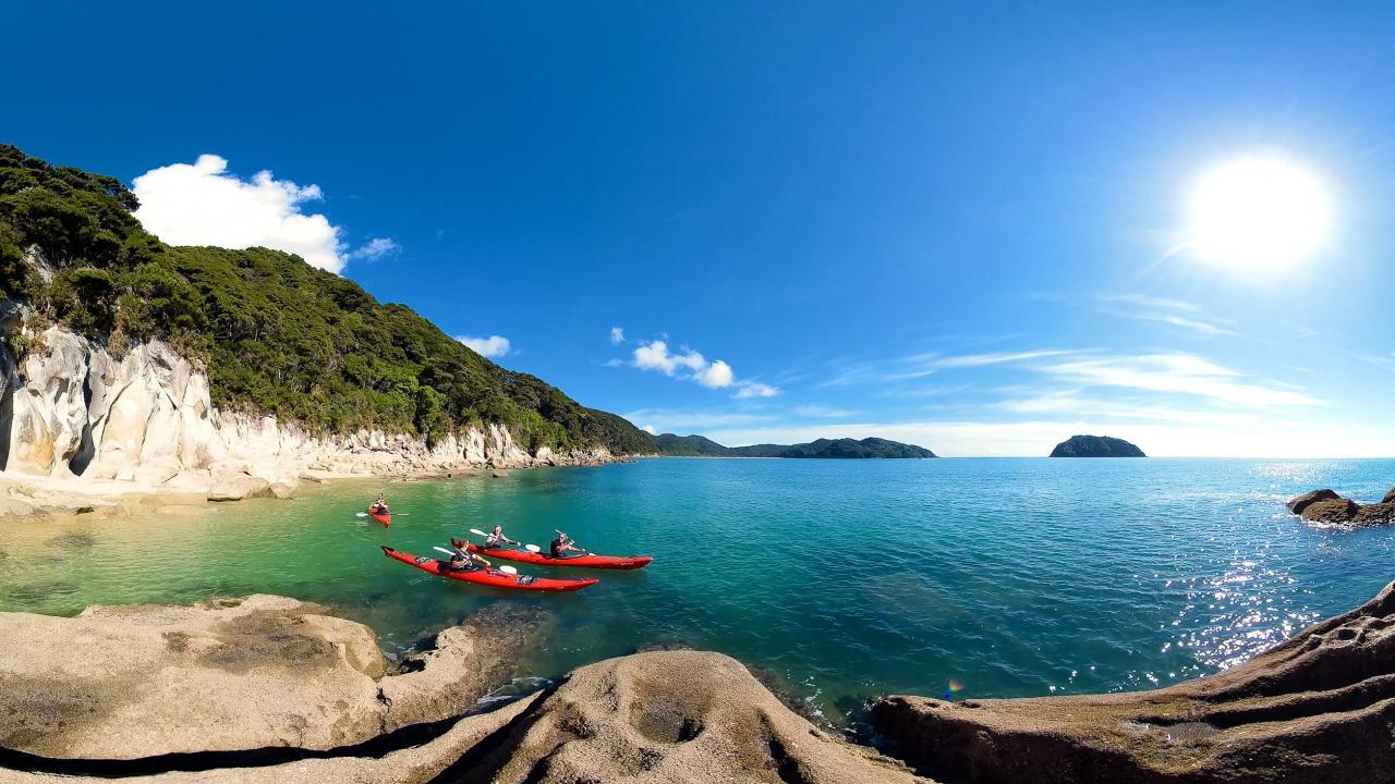 Sea kayak the Abel Tasman National Park