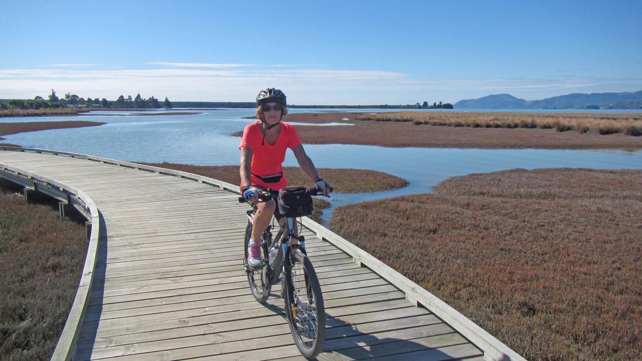 Cycling the Waimea Estuary section of the Great Taste Trail