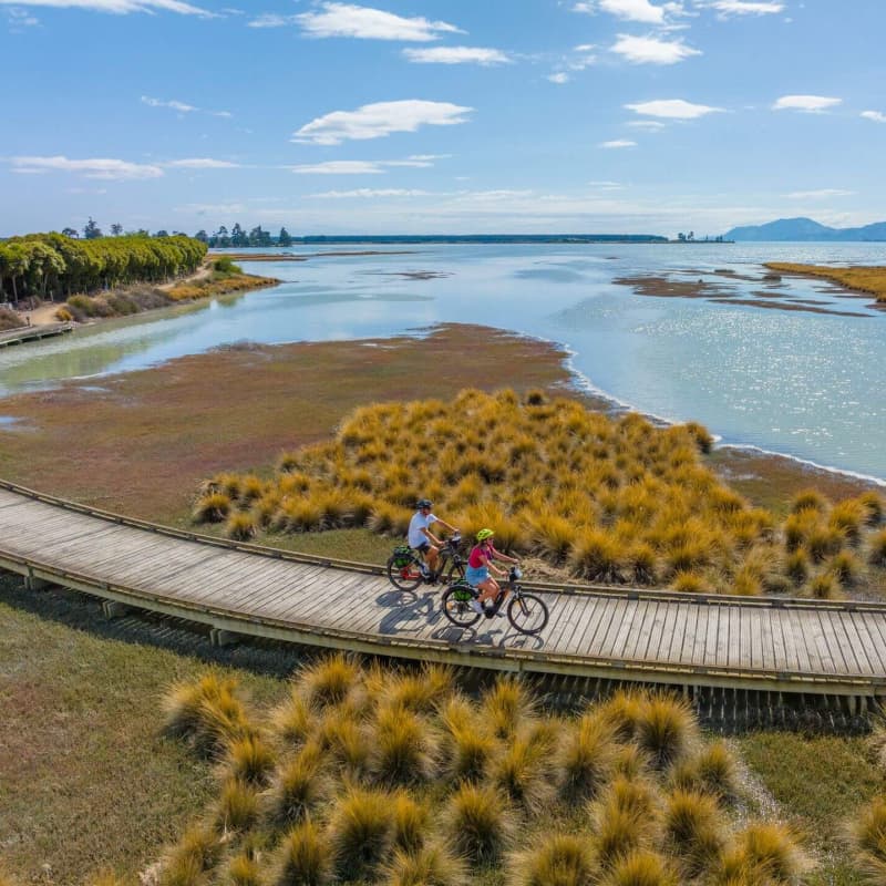 Cycling Waimea Inlet on Tasmans Great Taste Trail