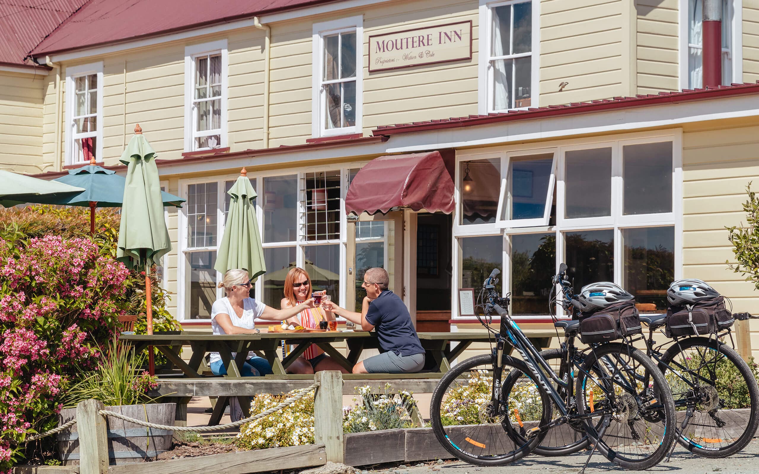The Moutere Inn is the oldest pub in New Zealand.