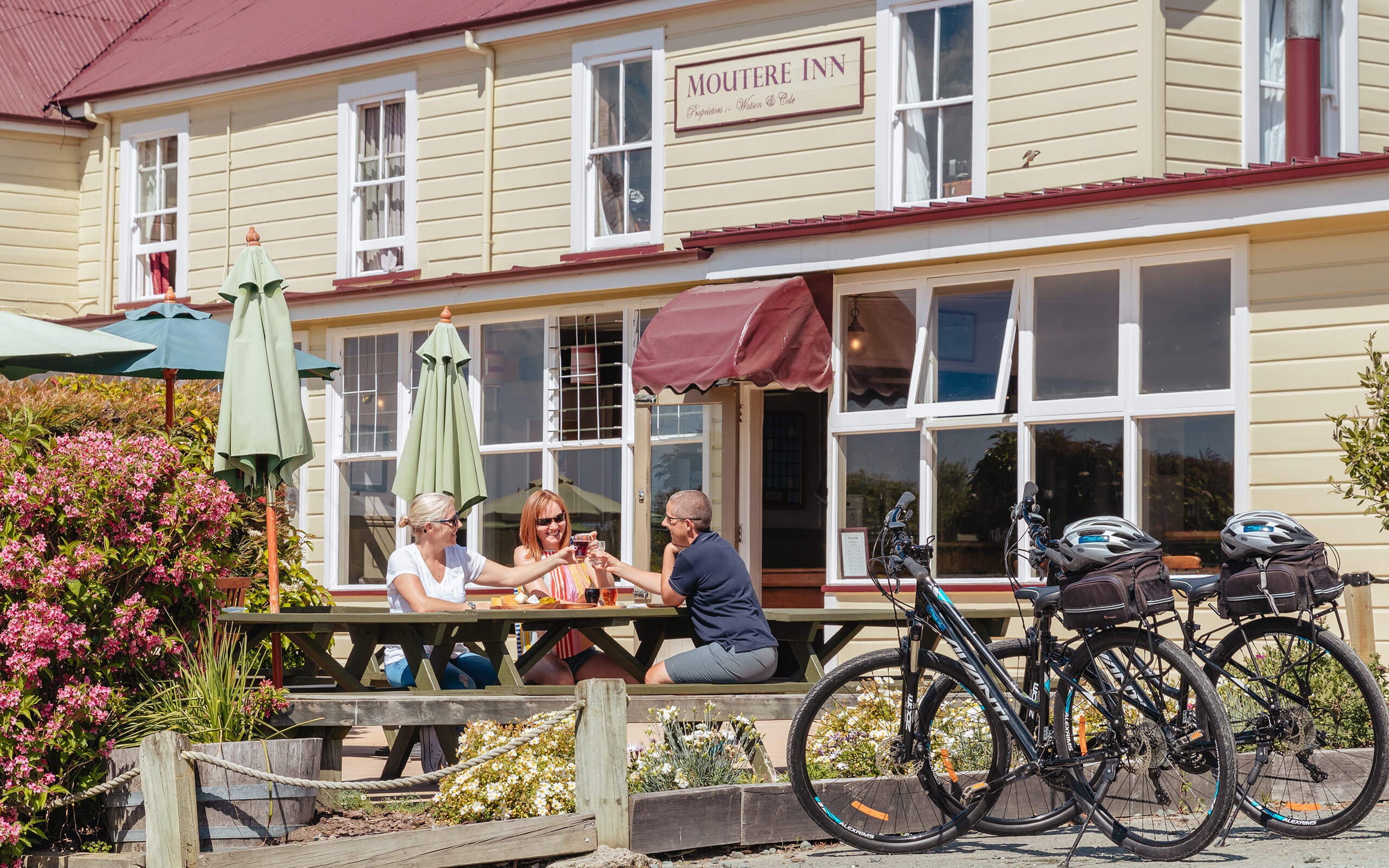 The Moutere Inn is the oldest pub in New Zealand.
