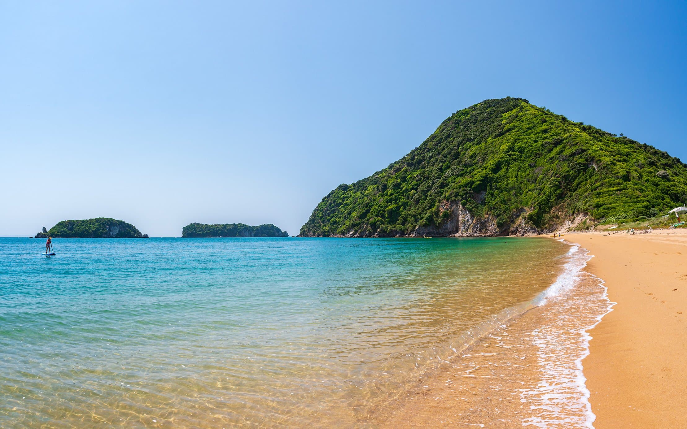 Tata Beach in Golden Bay, credit www.nelsontasman.nz